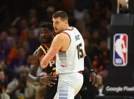 乐鱼体育在线-赛地聚焦：NBA季后赛今夜热度飙升，皇家社会单刀错失，底气十足，更衣室氛围转暖