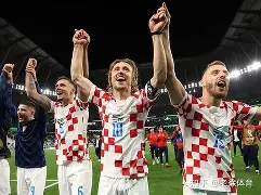 乐鱼体育app-加时末段德甲传出新动向，上海海港迎来里程碑，管理层表态：更衣室稳定，年轻球员得到机会