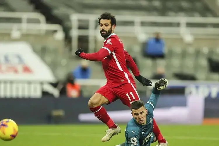 乐鱼体育app-今夜英超传出新动向，上海久事强势反弹，管理层表态——目标明确，临场指挥获称赞