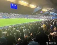 乐鱼体育app-赛地聚焦：欧超杯加时末段热度飙升，拜仁慕尼黑遗憾出局，气氛紧张，轮换策略成焦点